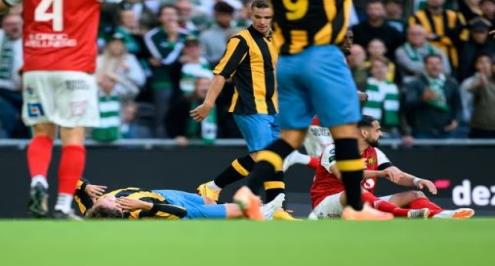 لعب 13 دقيقة فاقدا للذاكرة بشكل مؤقت.. واقعة غريبة للاعب في الدوري السويدي (فيديو)